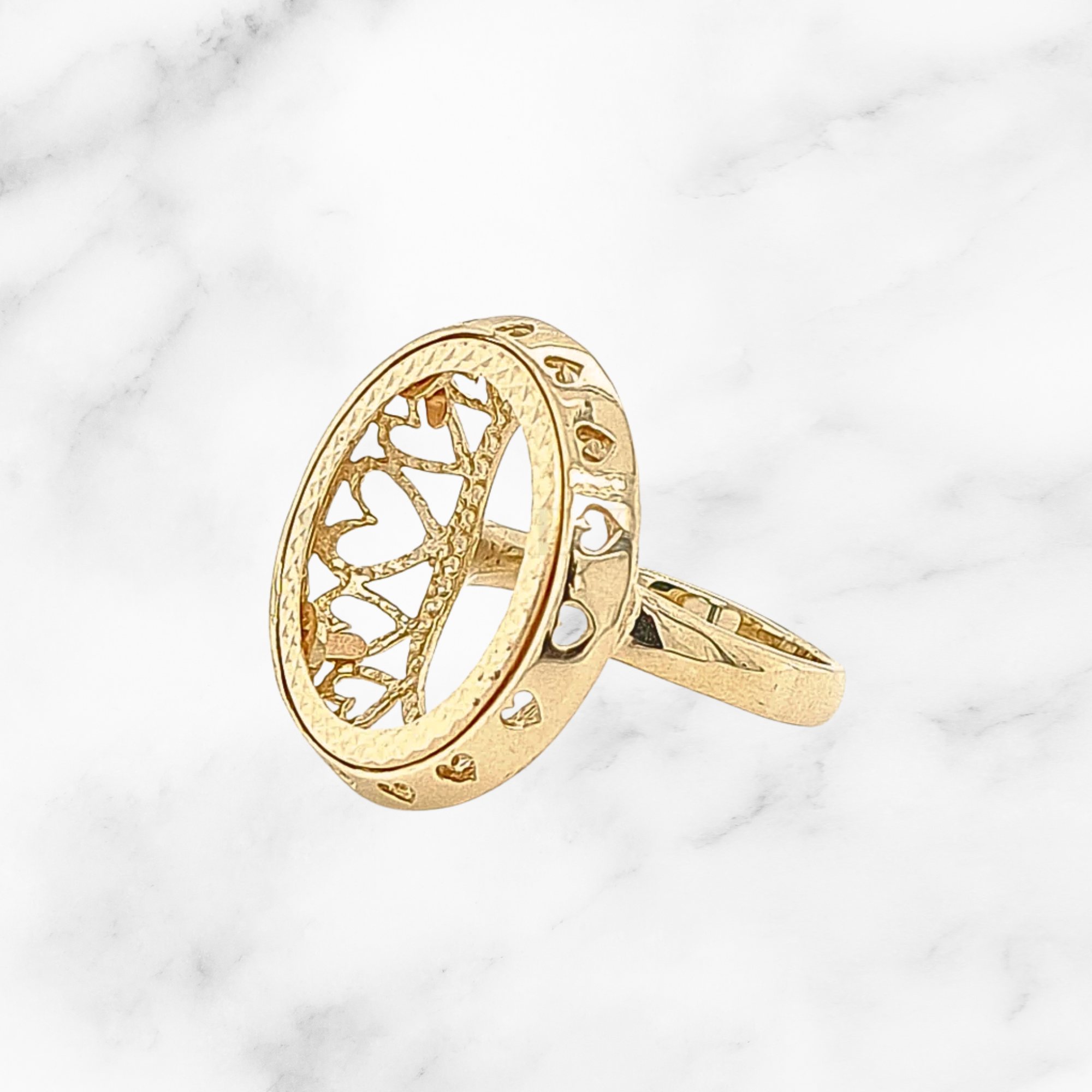 9ct Half/Full Sovereign Mount Ring with Heart Bezel